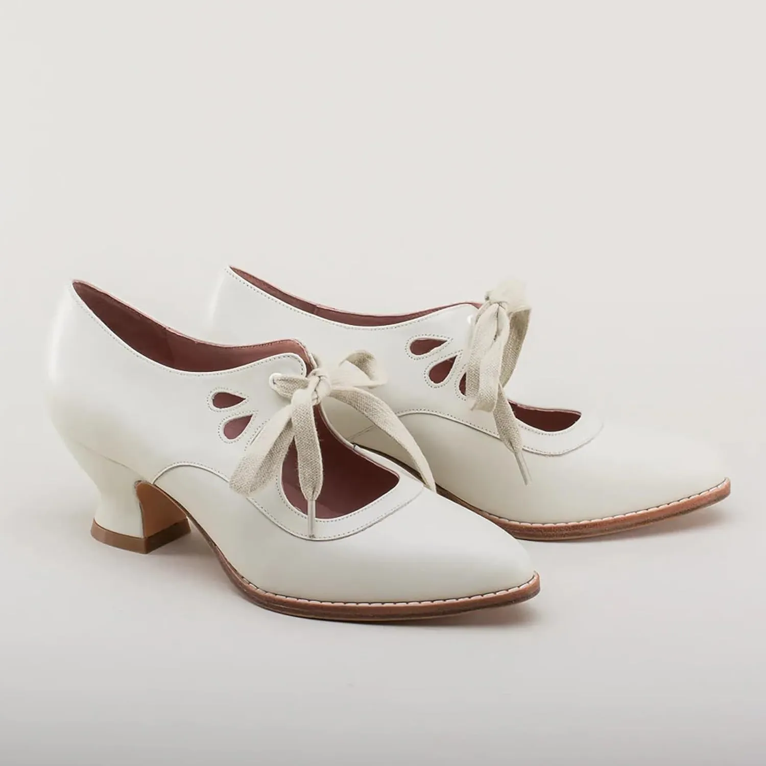 1920S Shoe for Women Vintage Mary Janes Lace Up Bridal Shoes Closed Toe Dress Shoe Chunky Heel Pumps Wedding Shoes