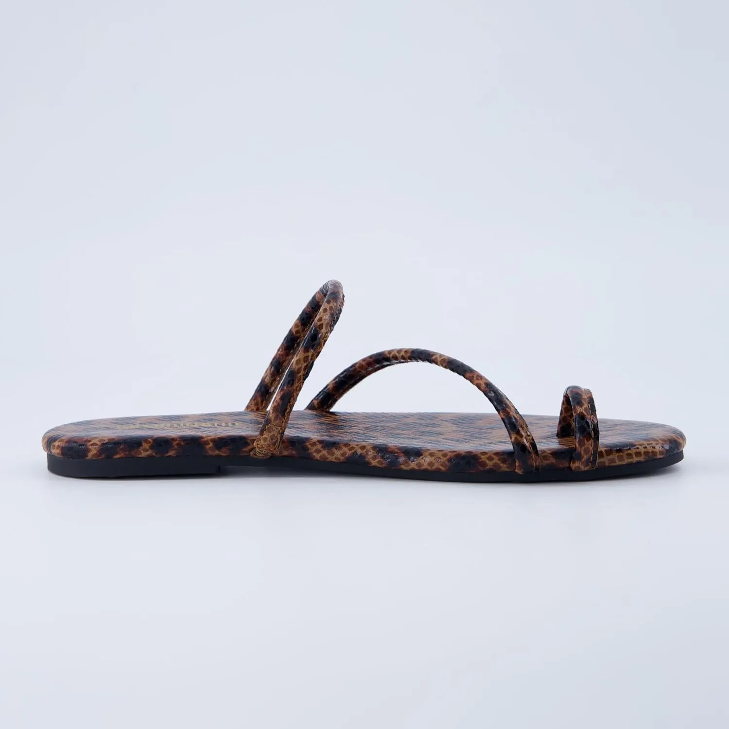 CUSHIONAIRE Resort Women’s Minimalist Strappy Sandals – Lightweight Summer Flat Sandals with Cushioned Footbed