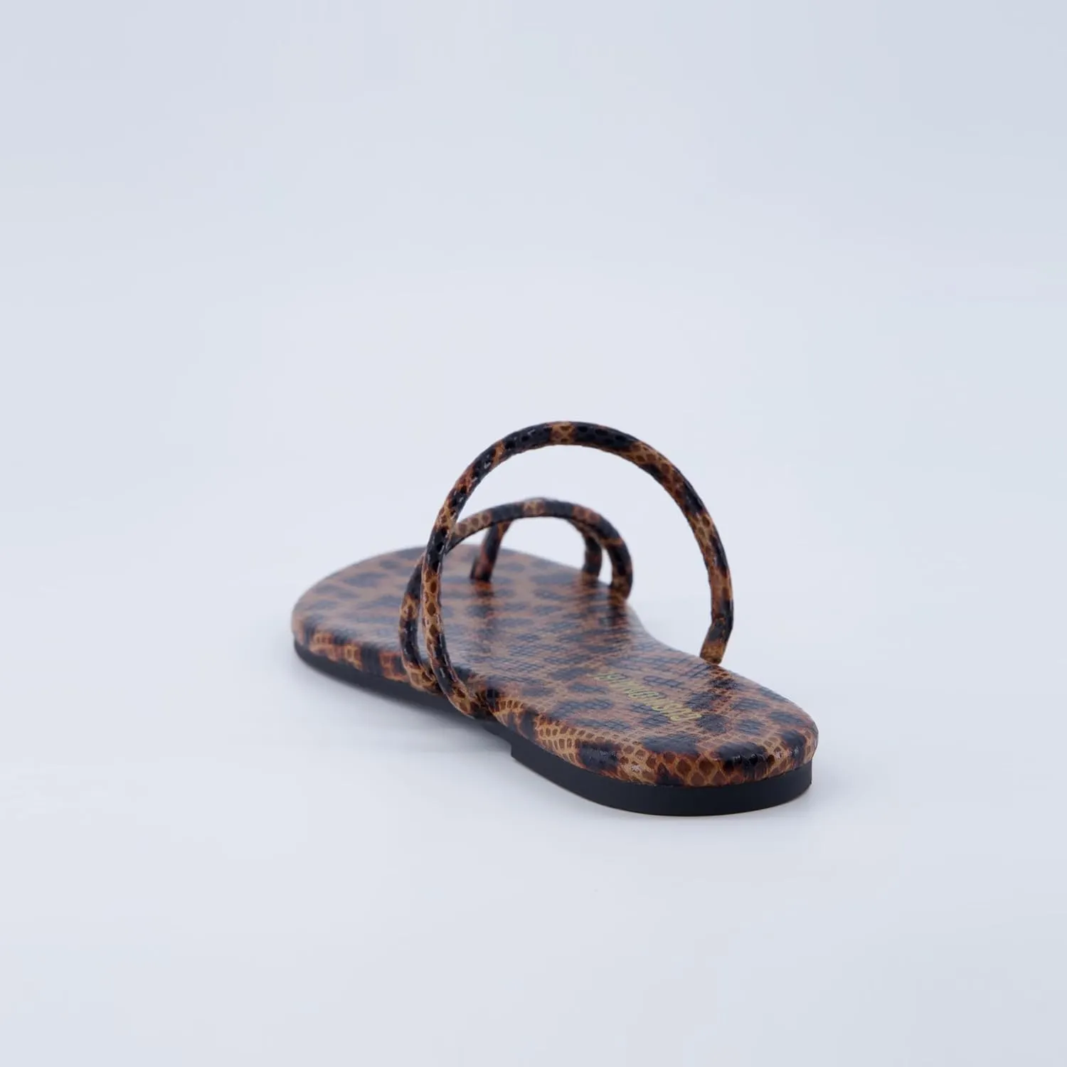 CUSHIONAIRE Resort Women’s Minimalist Strappy Sandals – Lightweight Summer Flat Sandals with Cushioned Footbed