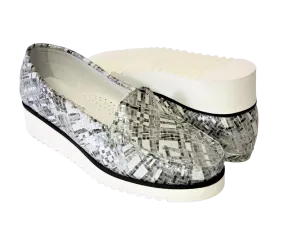 DI CHENZO Women's 1252 Black White Square Print Loafer