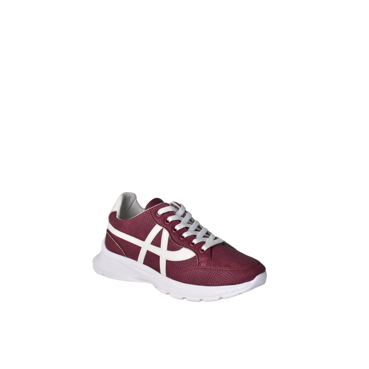 Fashionable Sneaker with Trims