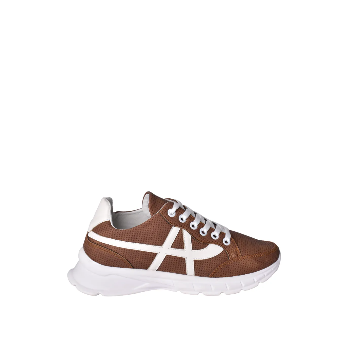 Fashionable Sneaker with Trims