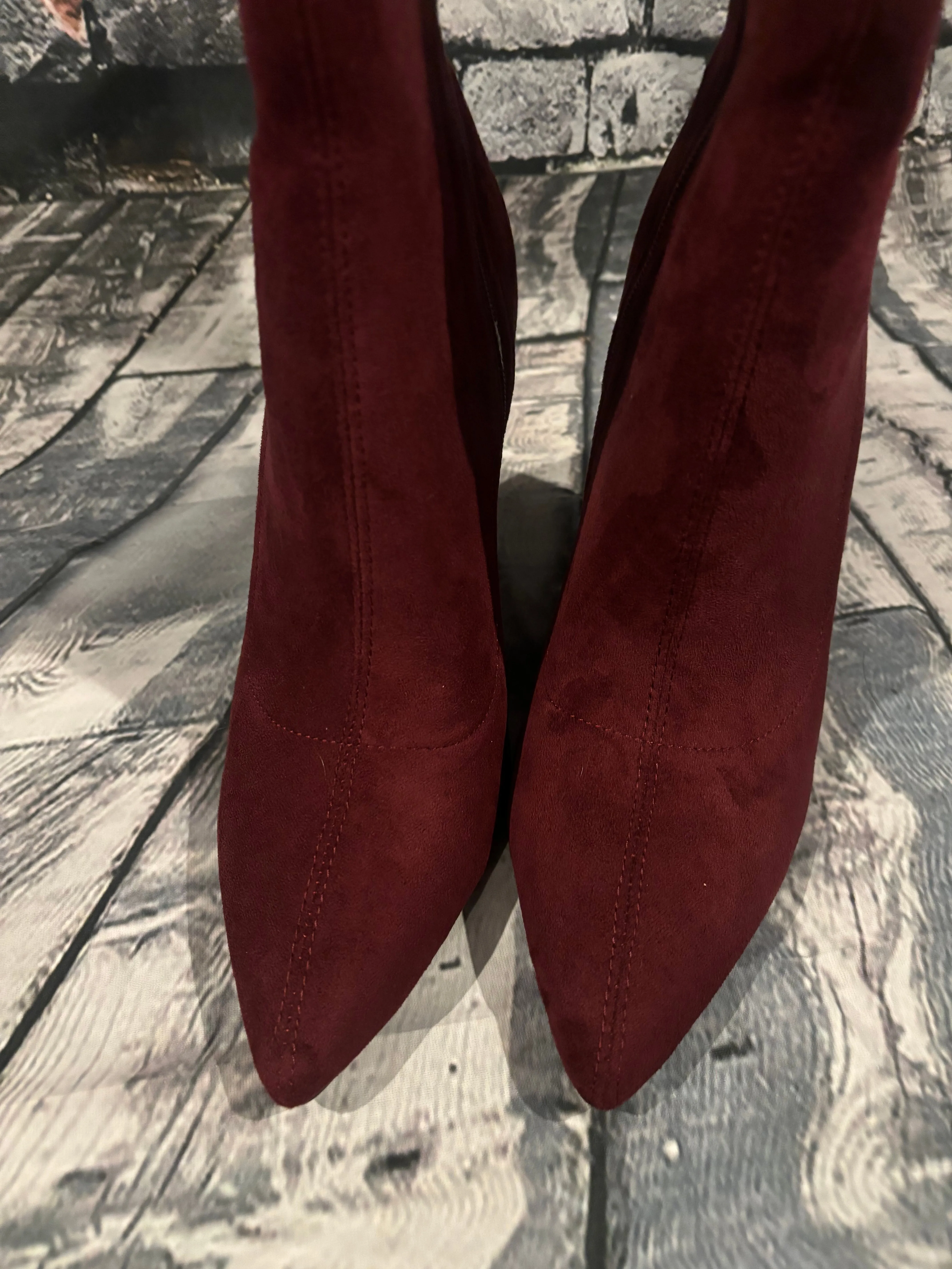 Gladol Calf Pointed Flat Boots