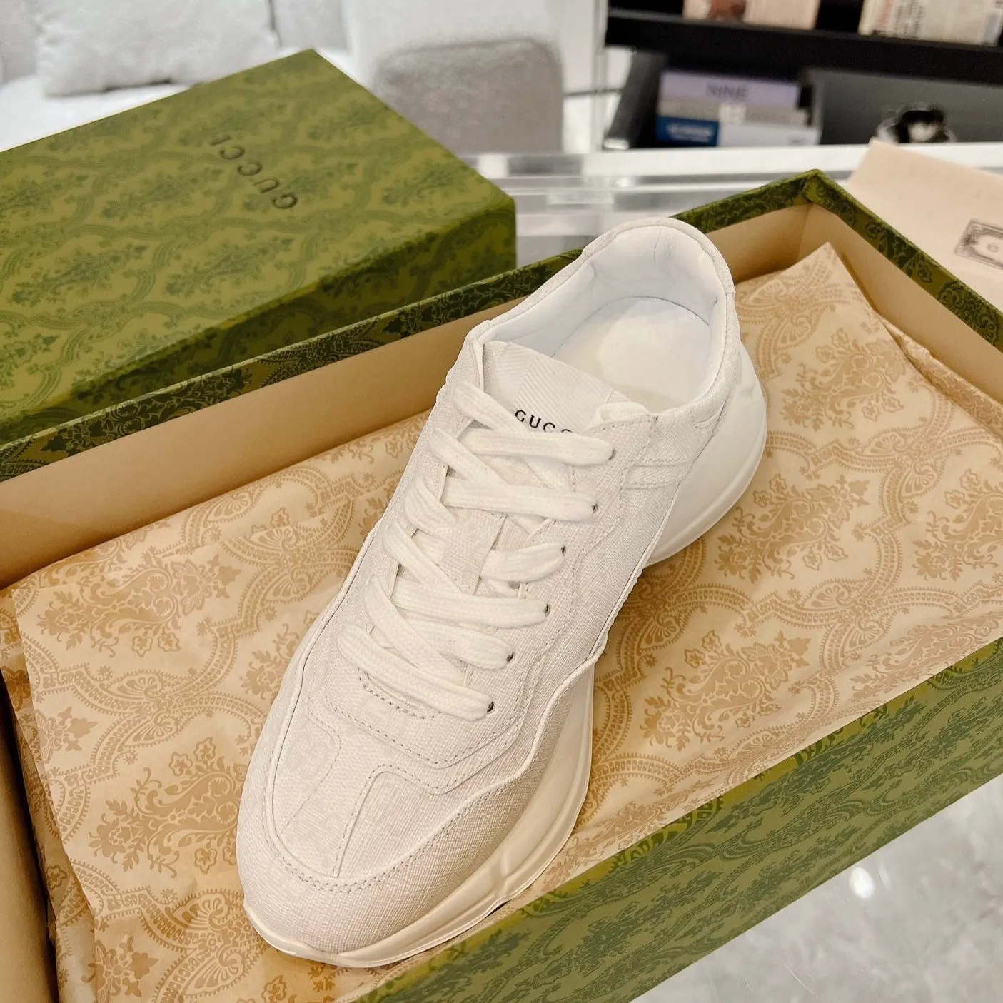 Hot price drop GG Voice-activated 100 Gucci SNEAKER RHYTON White