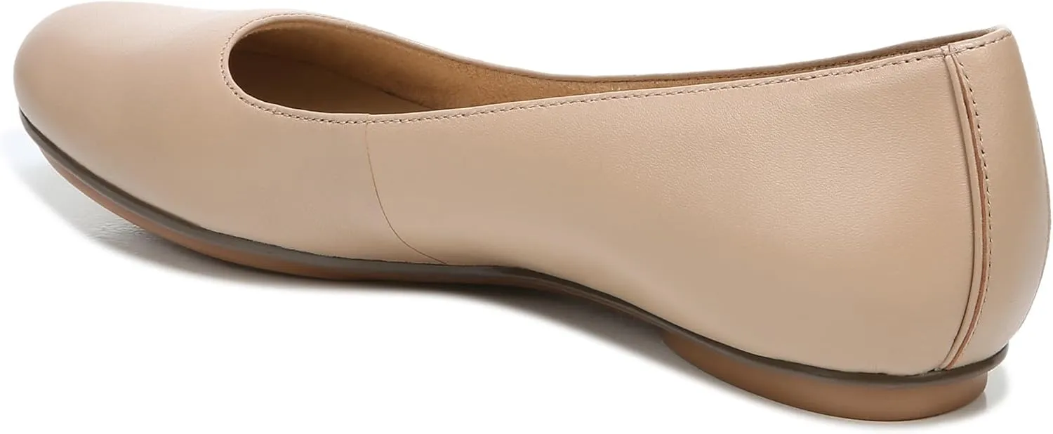 Naturalizer Women's Darry Slip-On Lightweight Lug Sole Heeled Loafer