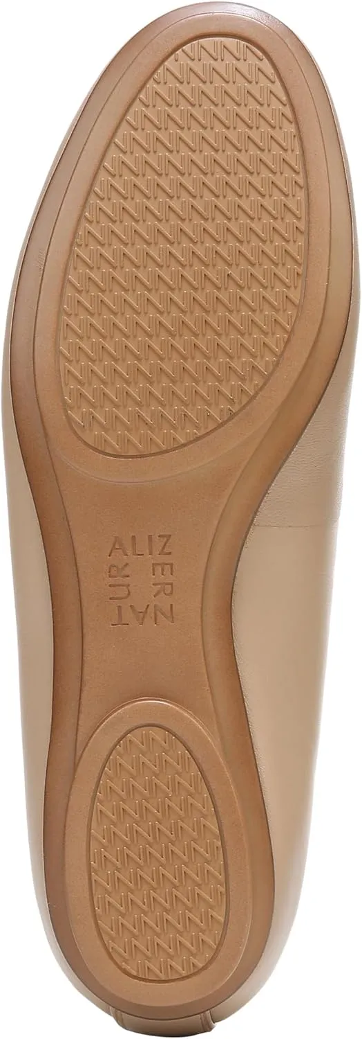 Naturalizer Women's Darry Slip-On Lightweight Lug Sole Heeled Loafer