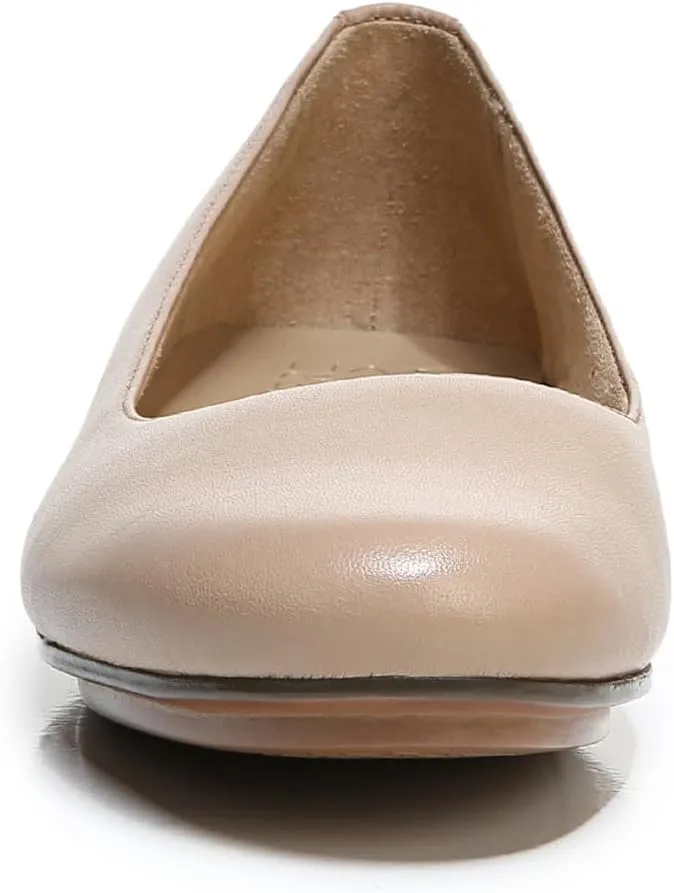 Naturalizer Women's Darry Slip-On Lightweight Lug Sole Heeled Loafer