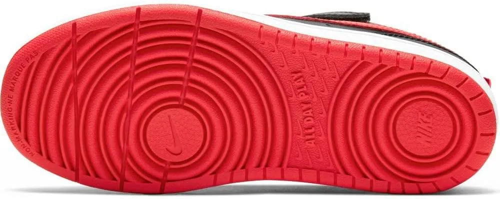 NIKE Boy's Sneaker