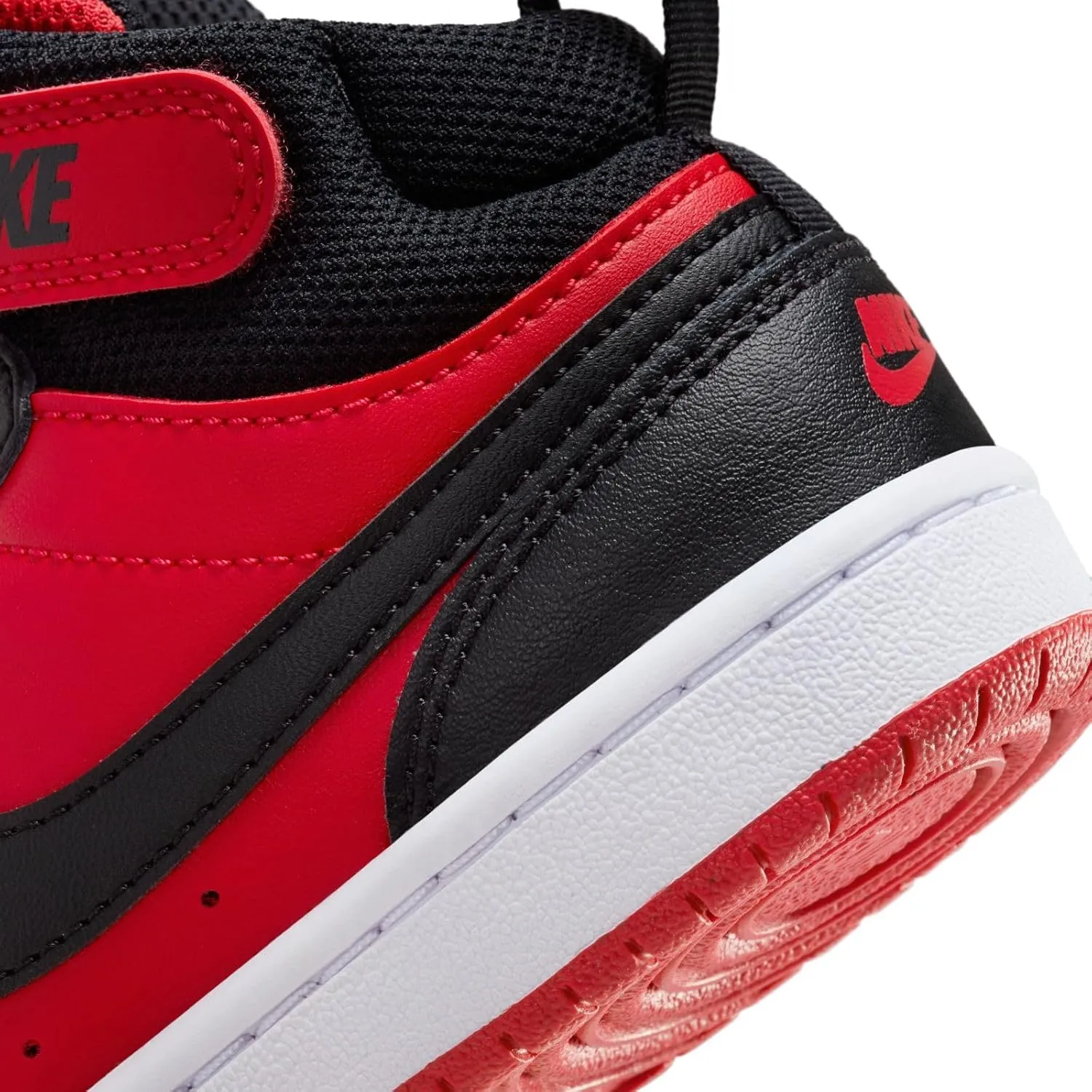 NIKE Boy's Sneaker