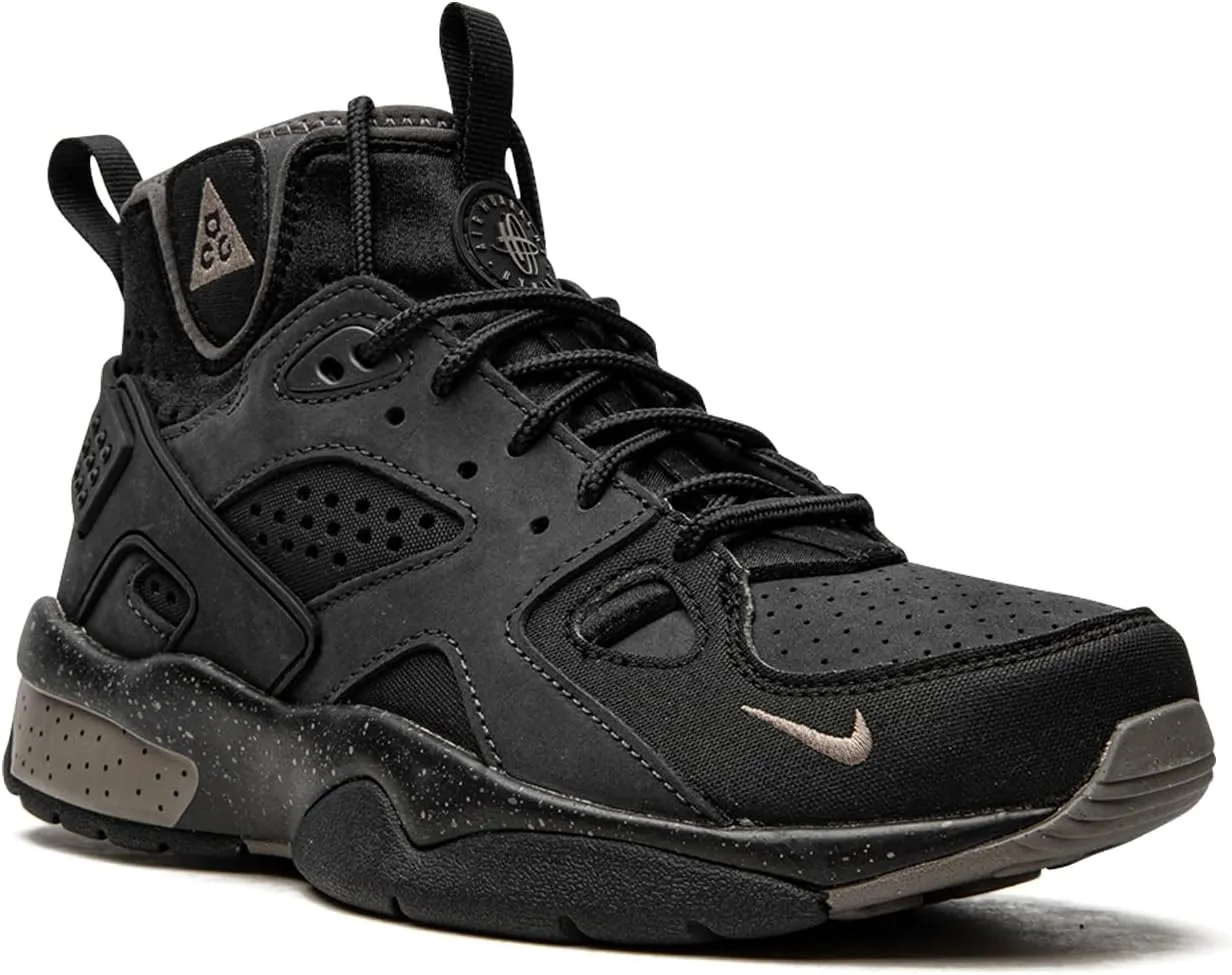 Nike Men's ACG Air Mowabb Sneaker