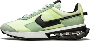 NIKE Men's Sneaker