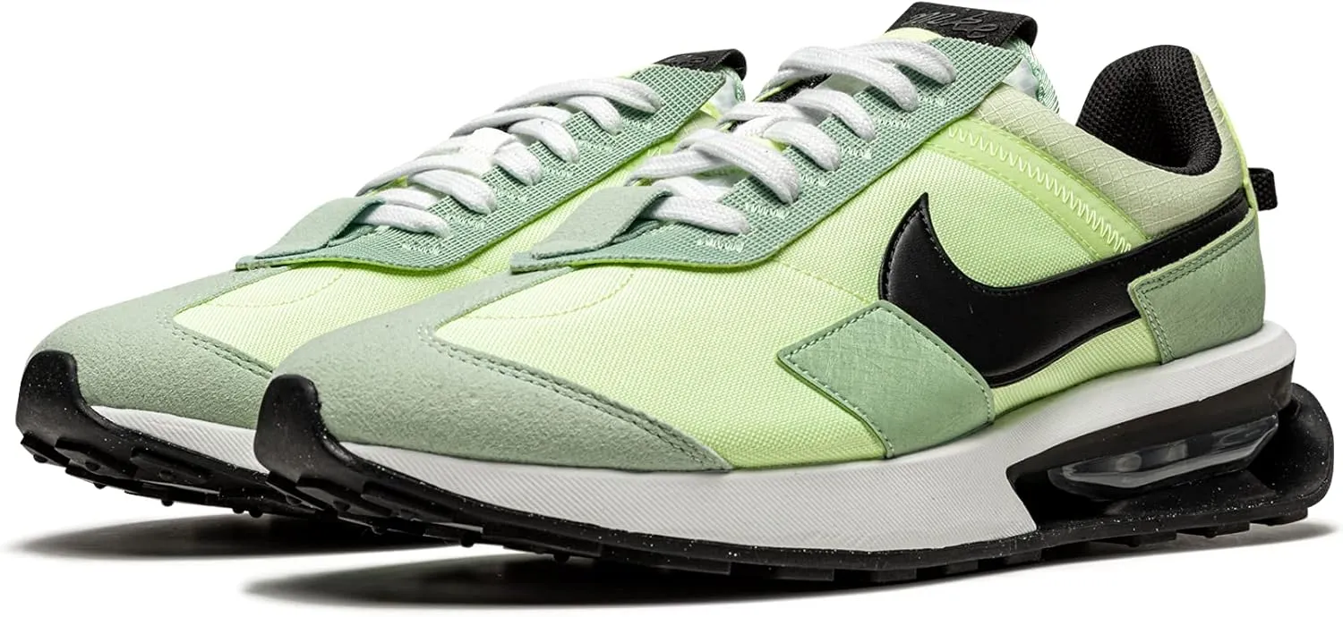 NIKE Men's Sneaker