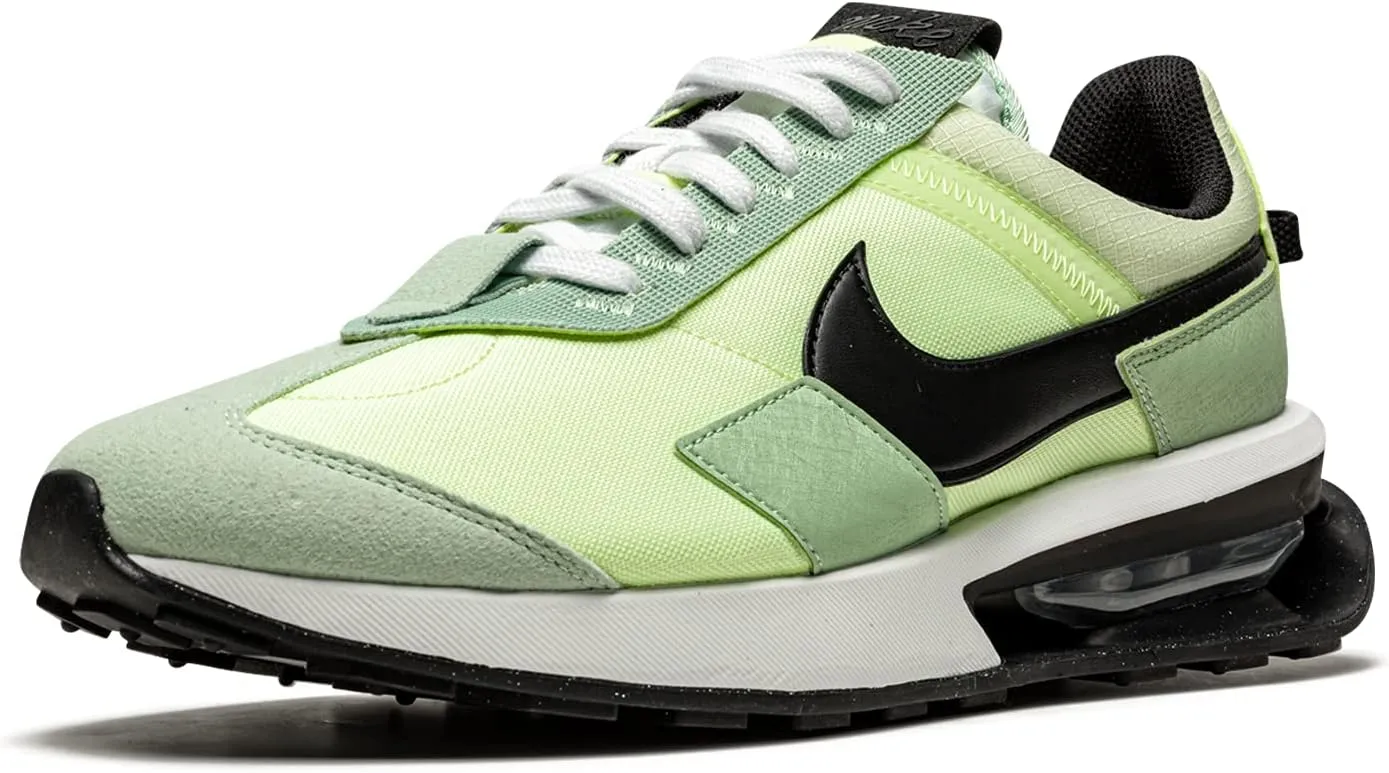 NIKE Men's Sneaker