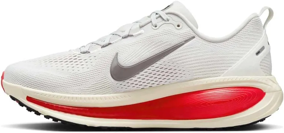 Nike Men's Vomero 18 Sneaker