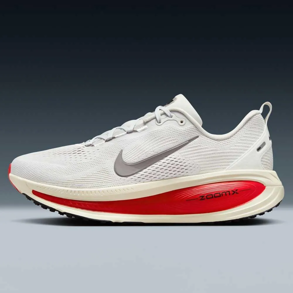 Nike Men's Vomero 18 Sneaker