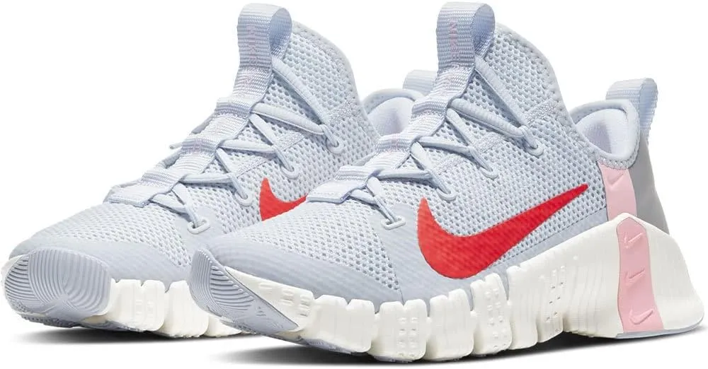 NIKE Women's Sneaker