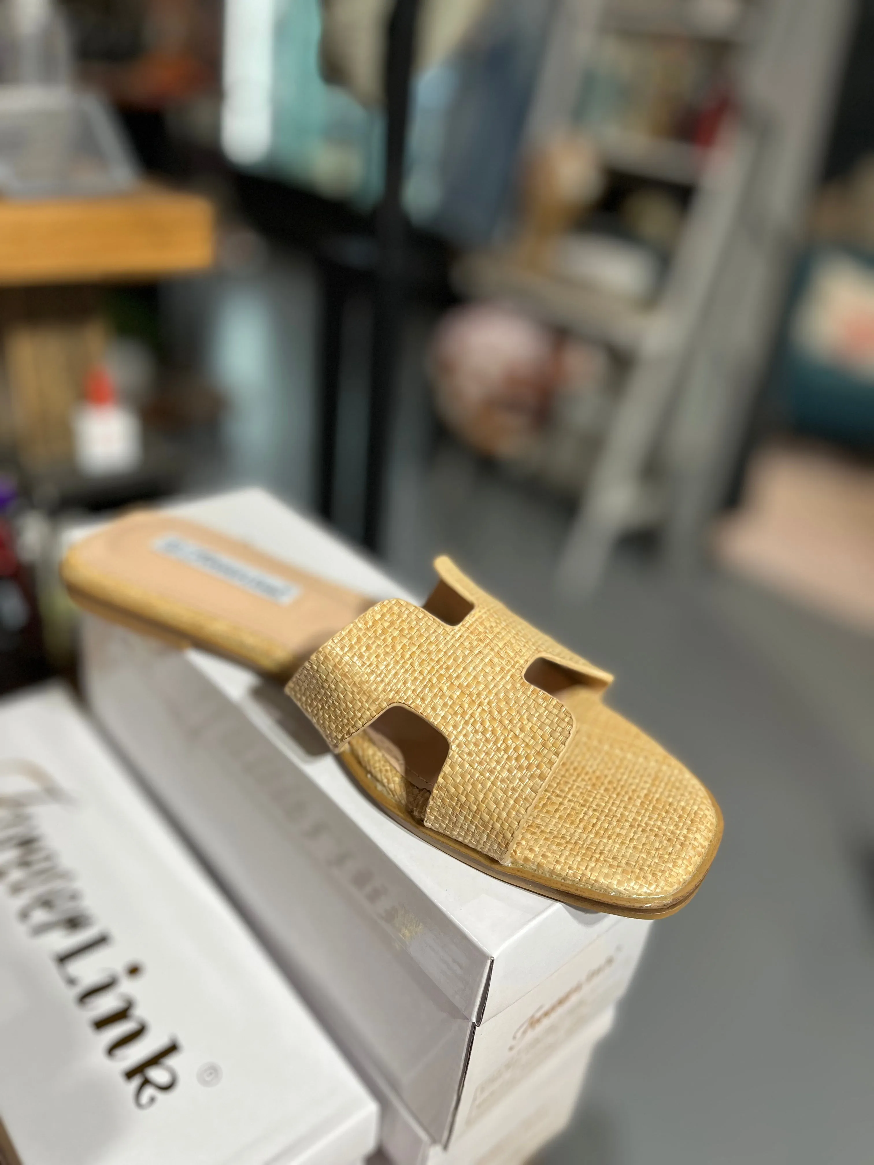 Ruth-Raffia flat sandal