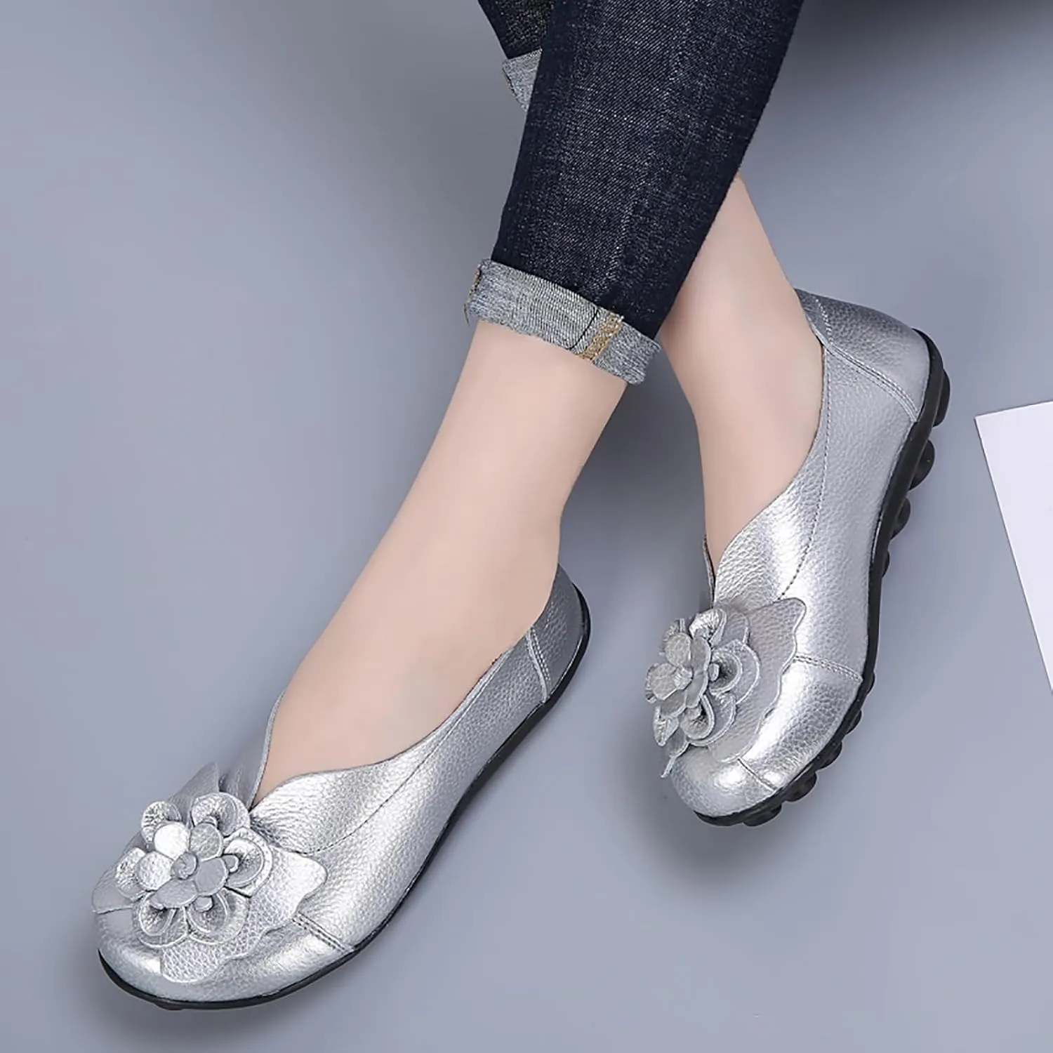 Slip on Loafers for Women Leather Flowers Loafers Comfortable Walking Work Flats Shoes Lightweight Soft Sole Flat Shoes Round Toe Summer Shoe