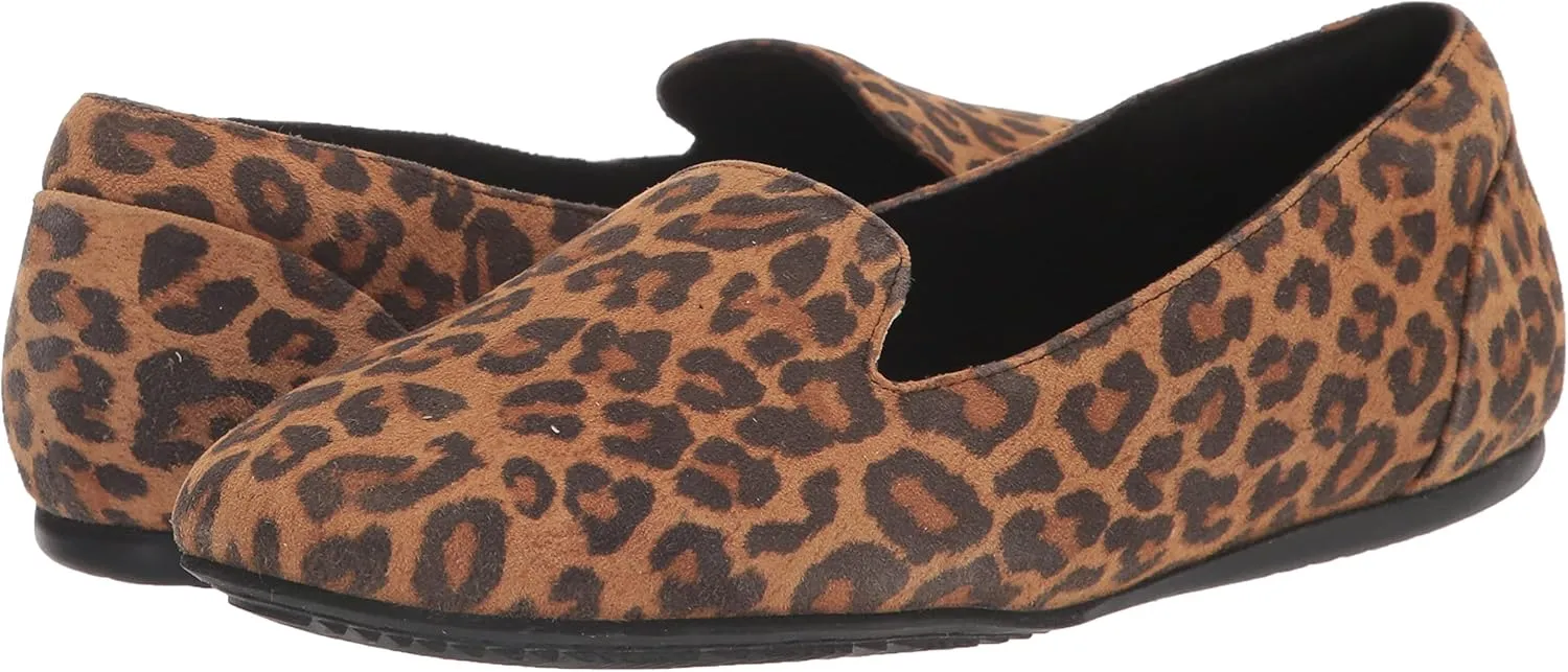 SoftWalk Women's Shelby Loafer Flat