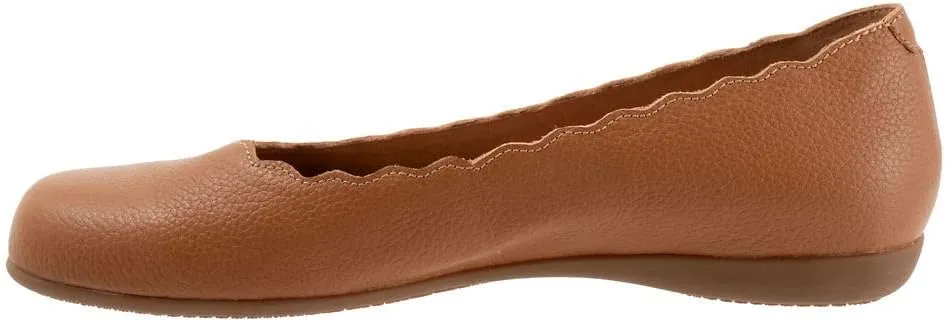 Trotters Women's Sabine Ballet Flat