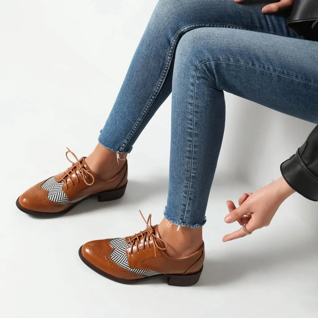 Women's Flat Low Heel Saddle Oxford Shoes Two Toned Wingtip Perforated Lace Up School Uniform Oxfords Brogues