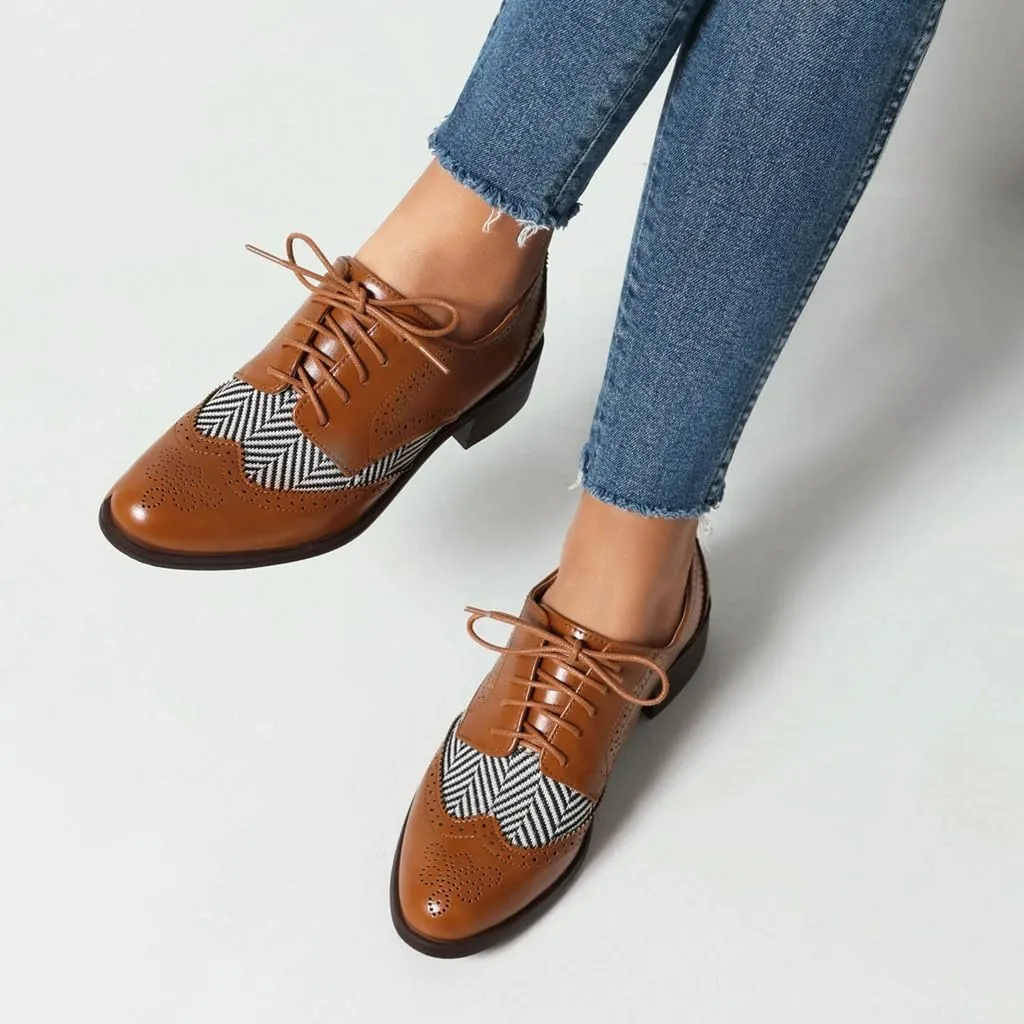 Women's Flat Low Heel Saddle Oxford Shoes Two Toned Wingtip Perforated Lace Up School Uniform Oxfords Brogues