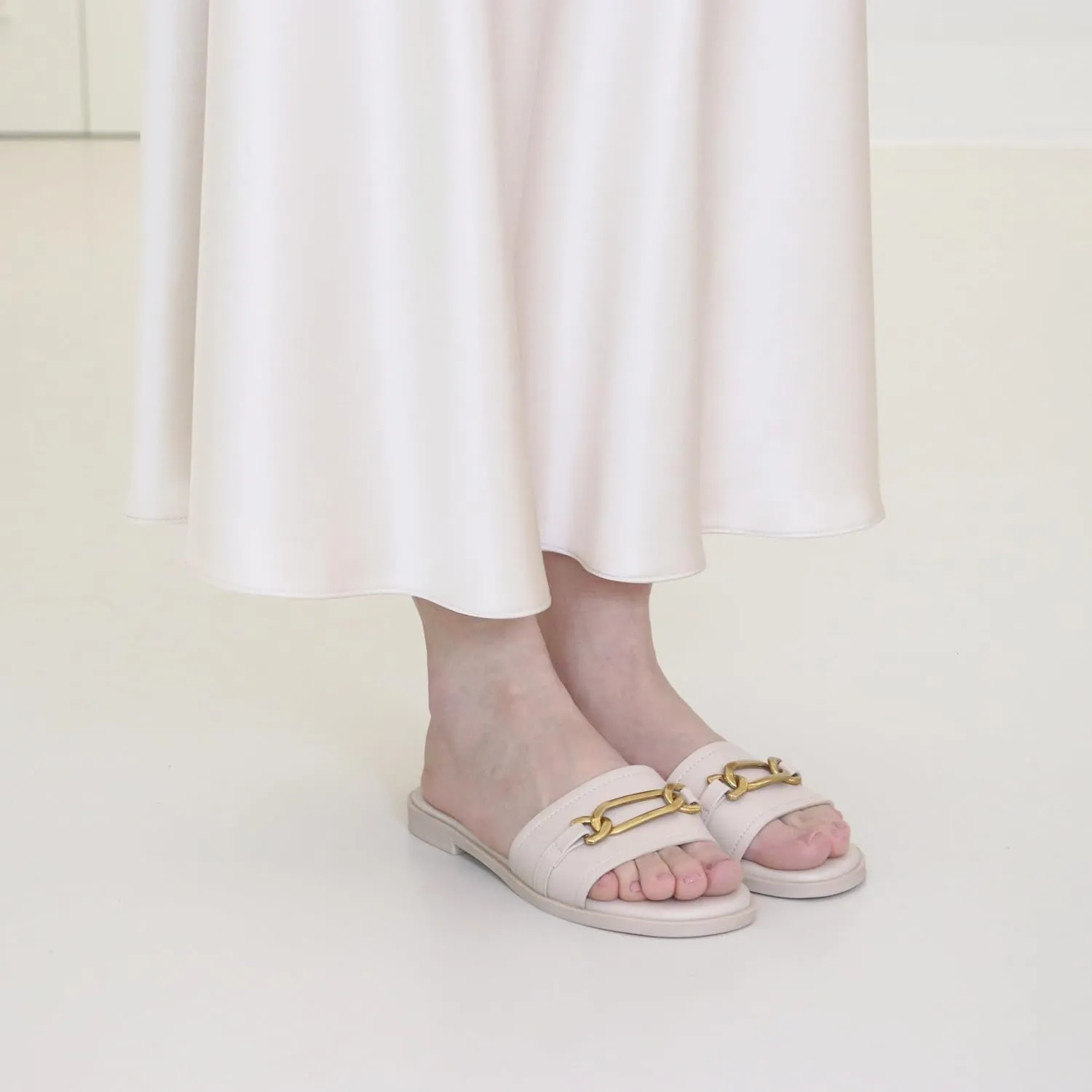 Womens Flat Sandals Round Open Toe Slip On Leather Slides for Summer