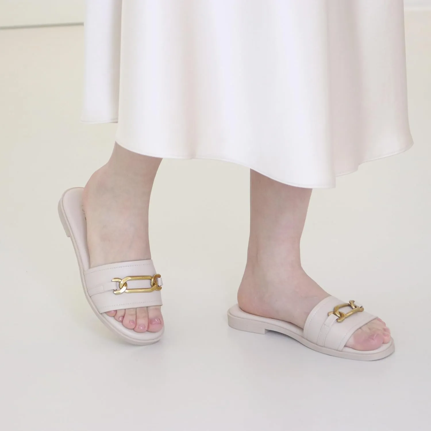 Womens Flat Sandals Round Open Toe Slip On Leather Slides for Summer