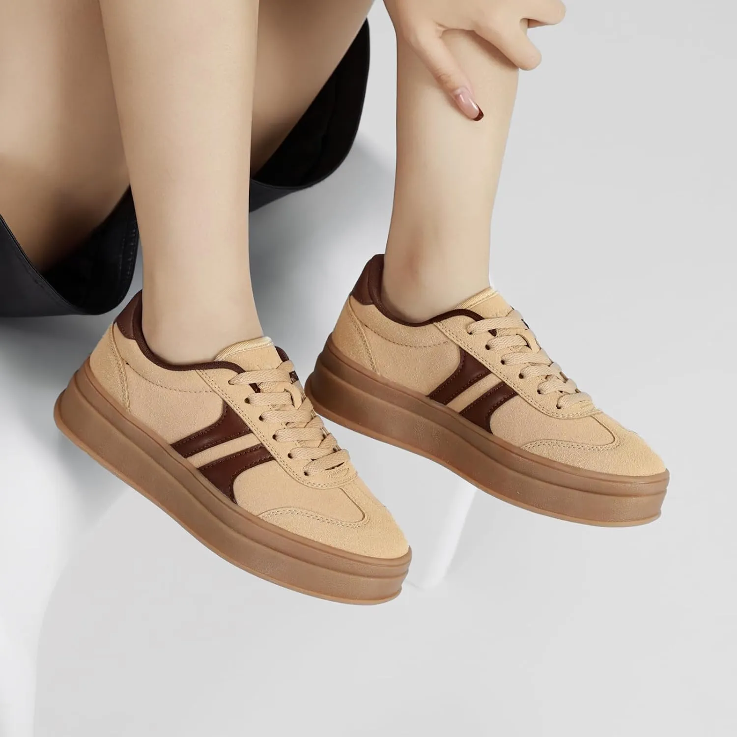 Women's Thick Sole Retro Fashion Sneakers Classic Walking Shoes Thick Rubber Lace-Up Footwear Anti Slip Trainers